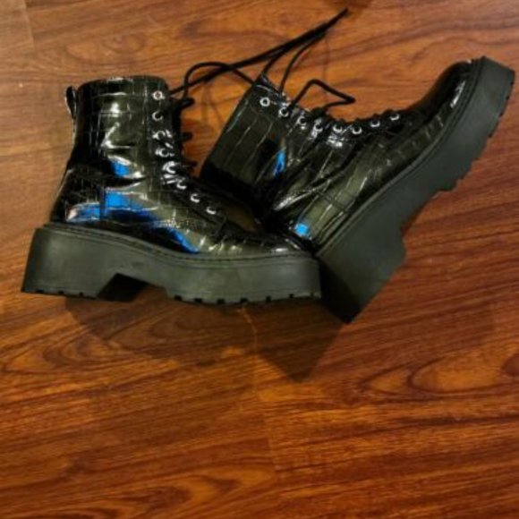 Black Crock Embossed Patent Leather Platform Combat Boots - Picture 4 of 9